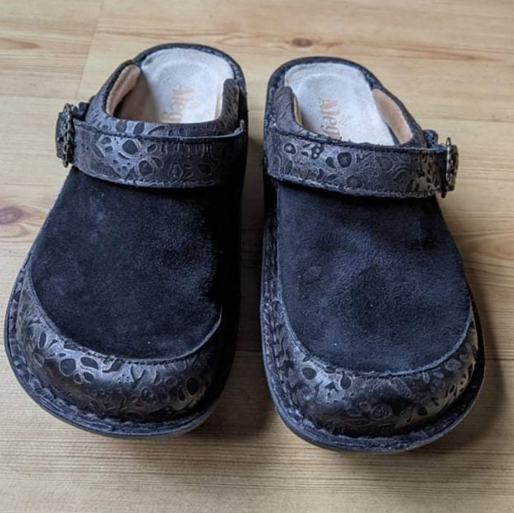 Alegria clogs